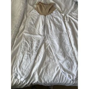 A Pea In The Pod white maternity pants size small